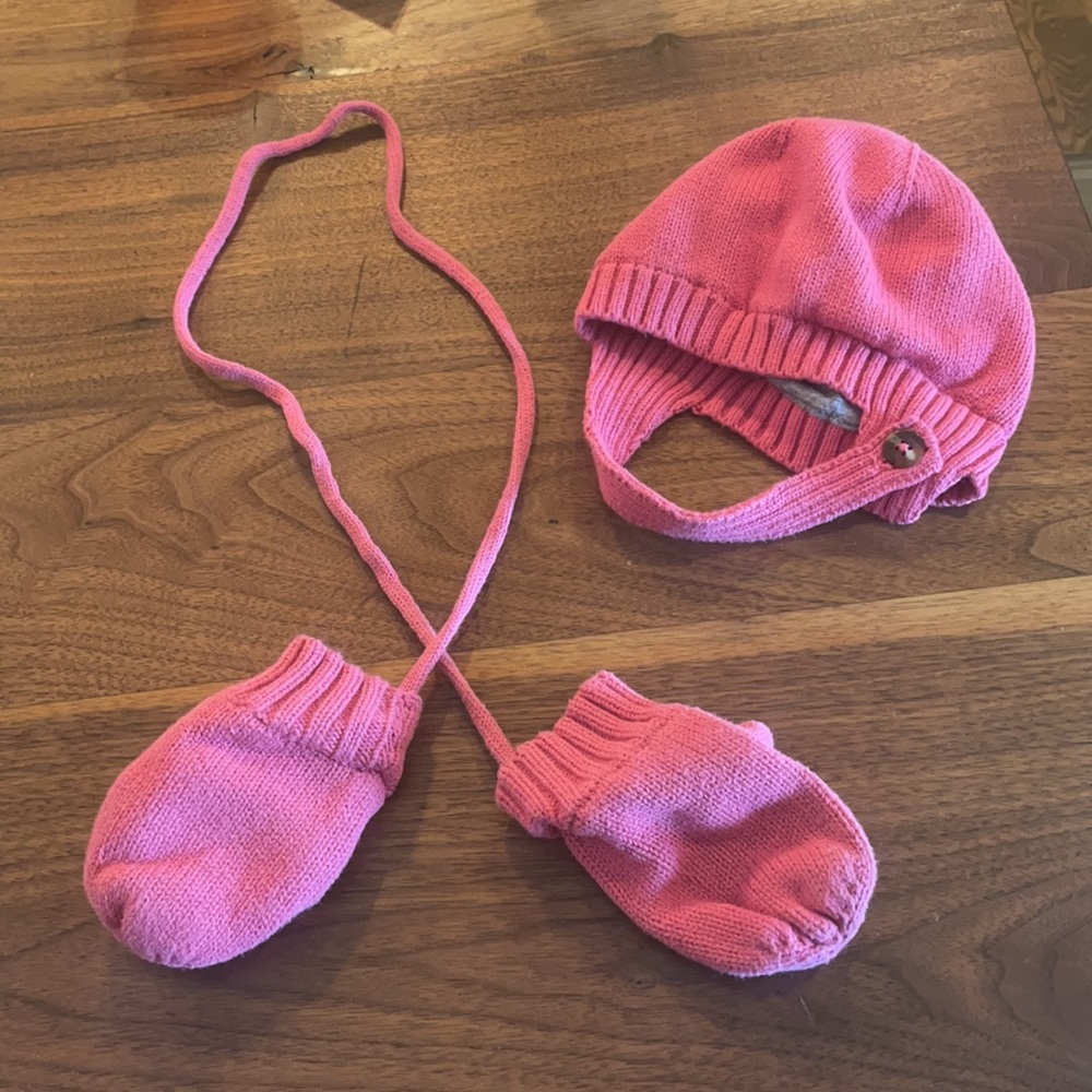 Hanna hat and mittens- size small